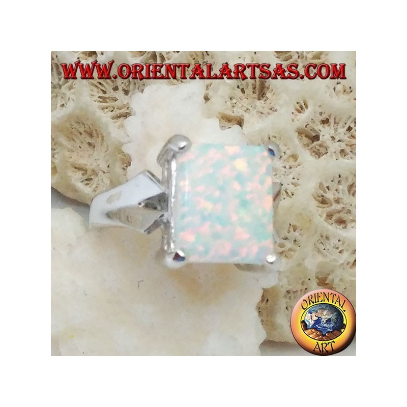 Anillo de plata con conjunto rectangular de ópalo blanco y marco en forma de V en los lados