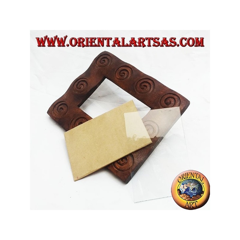 Photo frame with spirals engraved in pine wood 25x20 cm