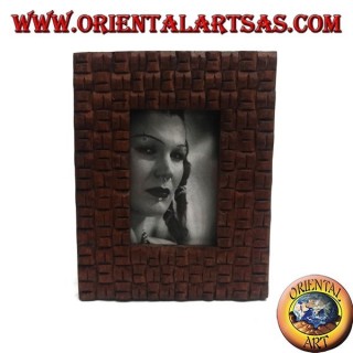 Cornice portafoto con intreccio a quadretti inciso in legno di pino da 25x20 cm