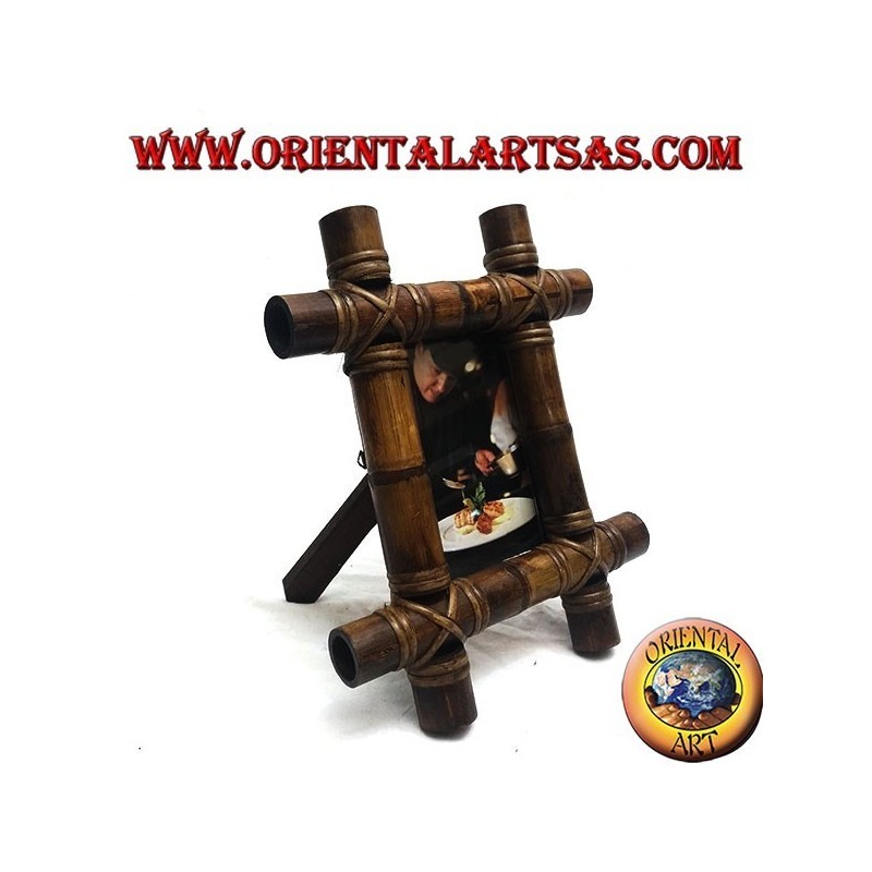 Fotorahmen aus Teakholz und mit Einsatz von vier 28x23 cm großen Bambusstöcken