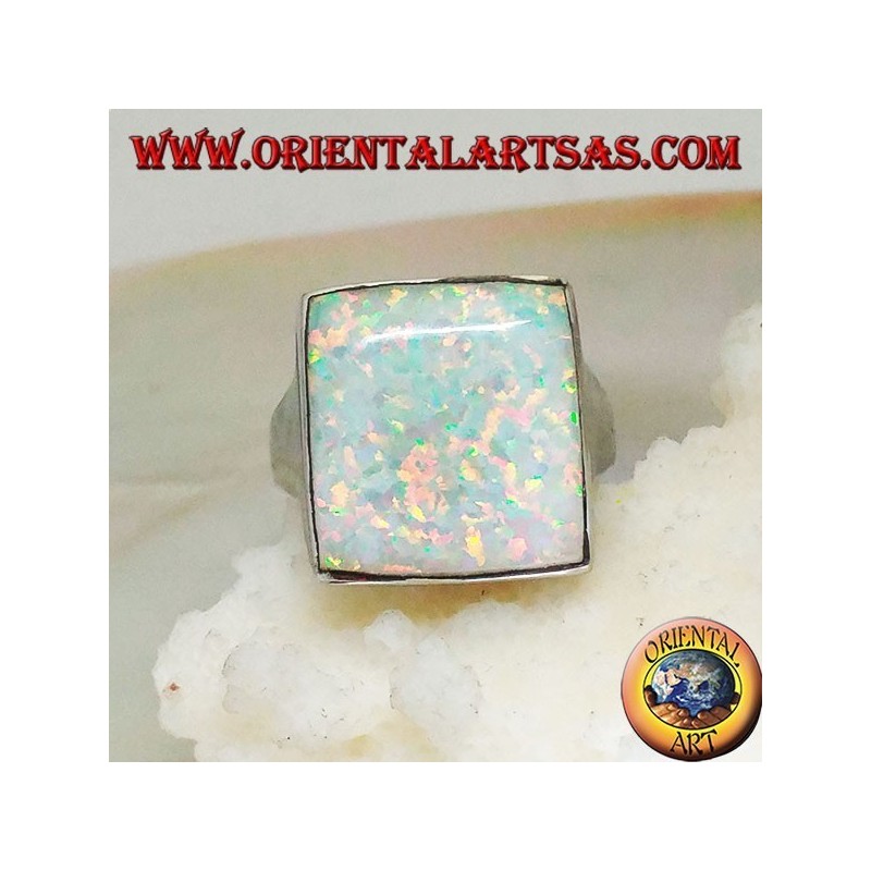 Anello in argento con opale arlecchino quadrato grande con trafori sugli spigoli