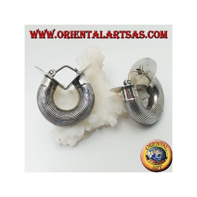 Boucles d'oreilles en argent à larges rayures avec section cylindrique et disques finaux