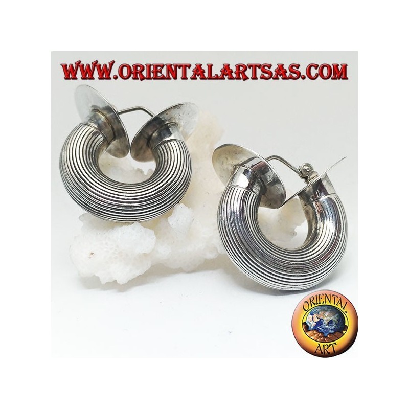 Boucles d'oreilles en argent à larges rayures avec section cylindrique et disques finaux