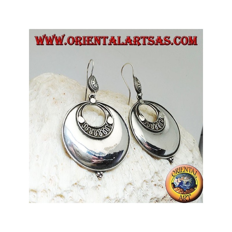 Grandes boucles d'oreilles rondes en argent avec disques concentriques et trois boules en dessous