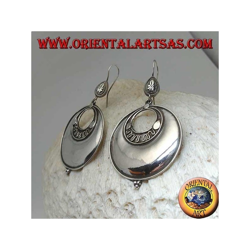 Grandes boucles d'oreilles rondes en argent avec disques concentriques et trois boules en dessous