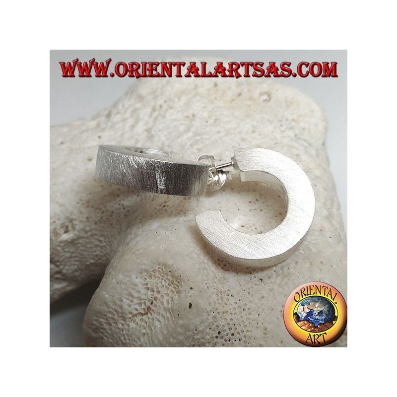 Silberne Ohrringe mit breitem Quadrat und satiniertem Finish und 20 mm Schmetterlingsverschluss