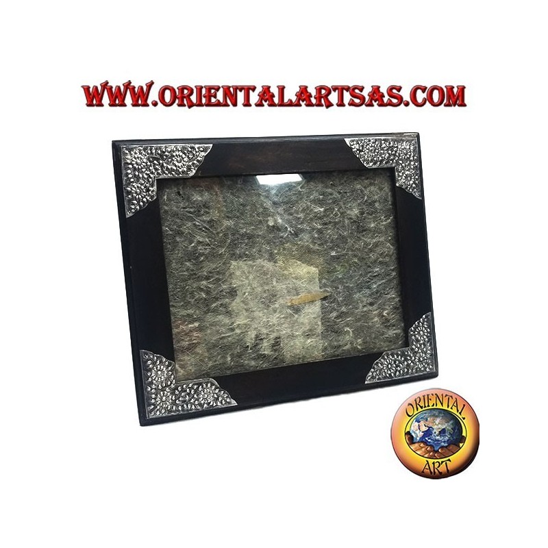 Mango wood photo frame with four silver-colored inserts with floral decoration of 31 x 26 cm