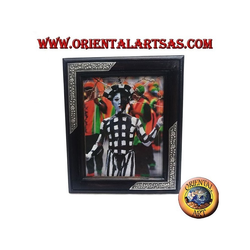 Mango wood photo frame with two silver-colored inserts with floral decoration of 33 x 28 cm