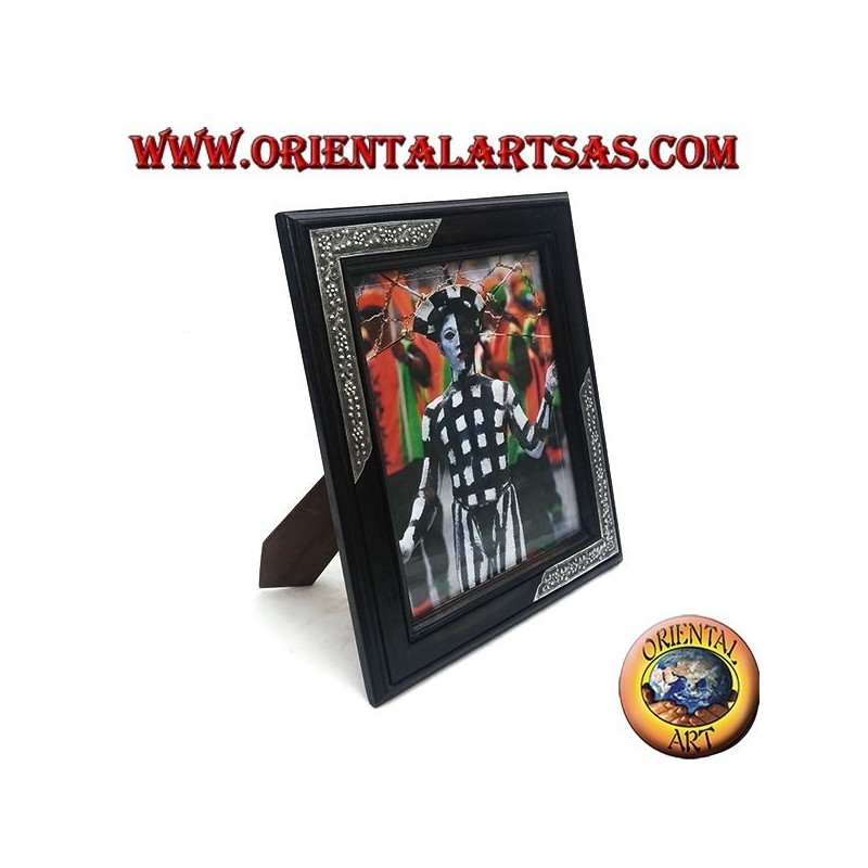 Mango wood photo frame with two silver-colored inserts with floral decoration of 33 x 28 cm