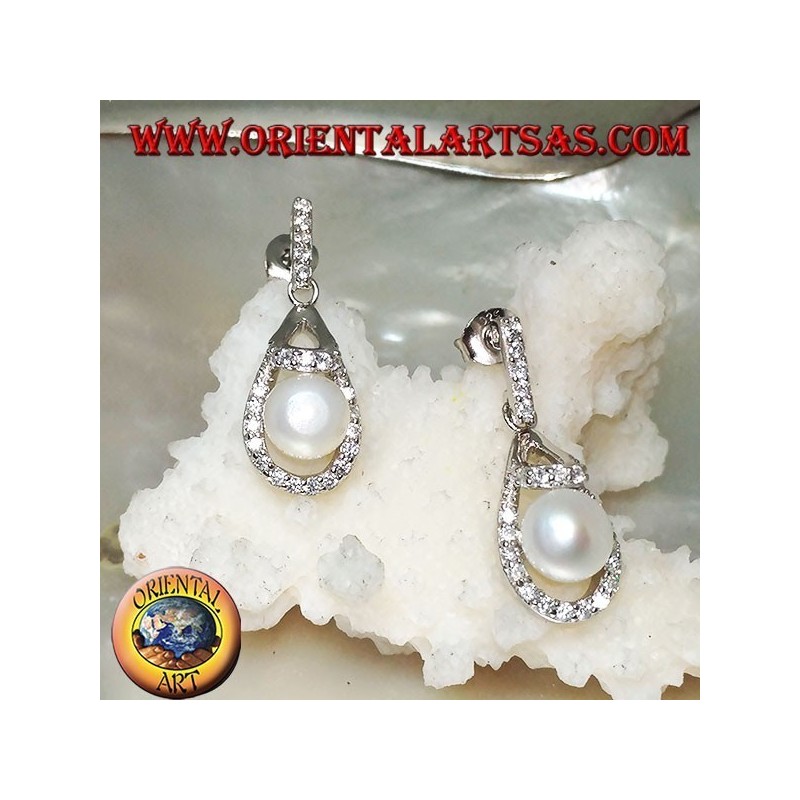 Boucles d'oreilles en argent avec perle d'eau douce blanche entourée de zircone cubique