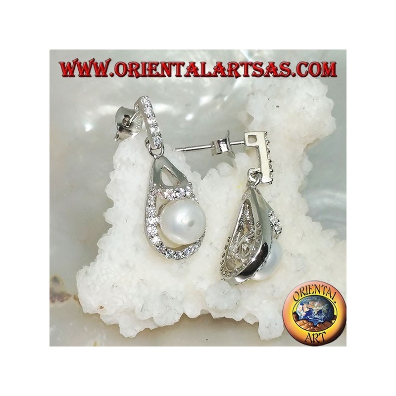 Pendientes largos de plata con perlas blancas de agua dulce rodeadas de circonitas