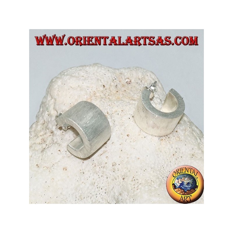 Breite quadratische Silberohrringe mit Satin-Finish und 15 mm Schmetterlingsverschluss