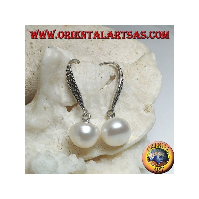 Boucles d'oreilles en argent avec perle d'eau douce blanche et crochet en marcassite