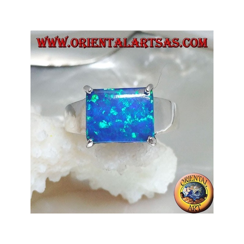 Bague en argent avec opale bleue rectangulaire horizontale sertie de quatre