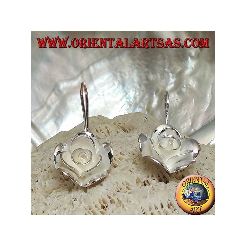 Boucles d'oreilles en argent en forme de grande rose satinée