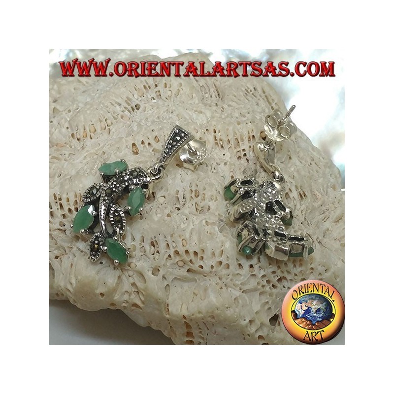 Conjunto de pendientes de plata con hojas tachonadas de marcasita y esmeraldas naturales.