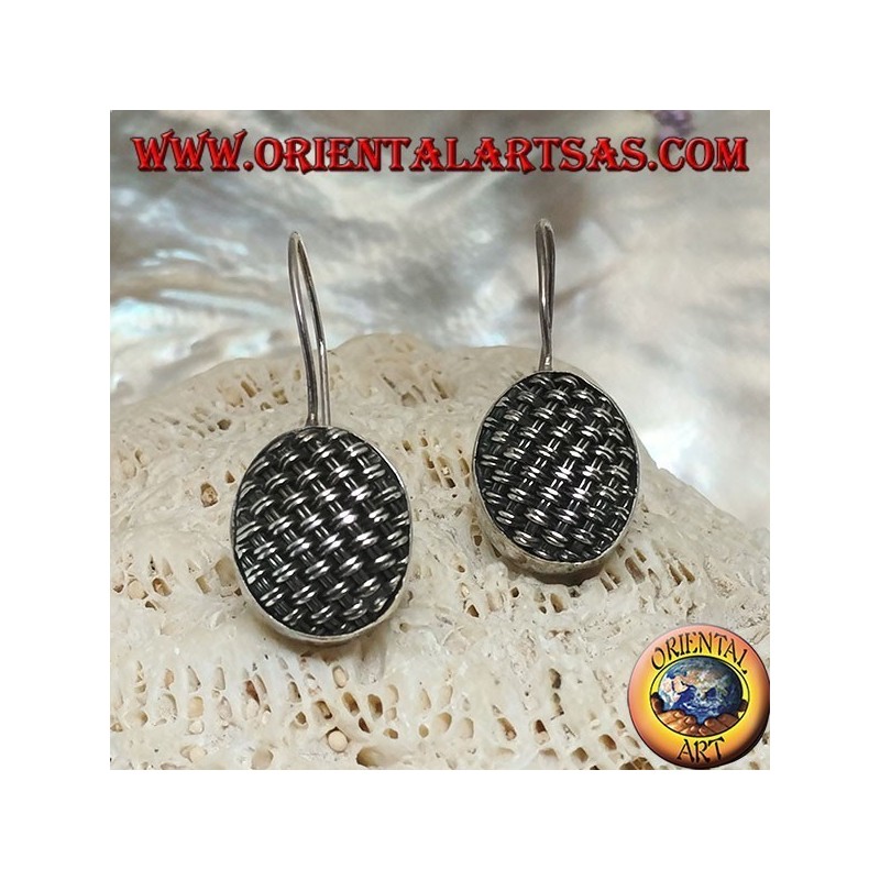 Boucles d'oreilles pendantes en argent avec ovale tissé serré