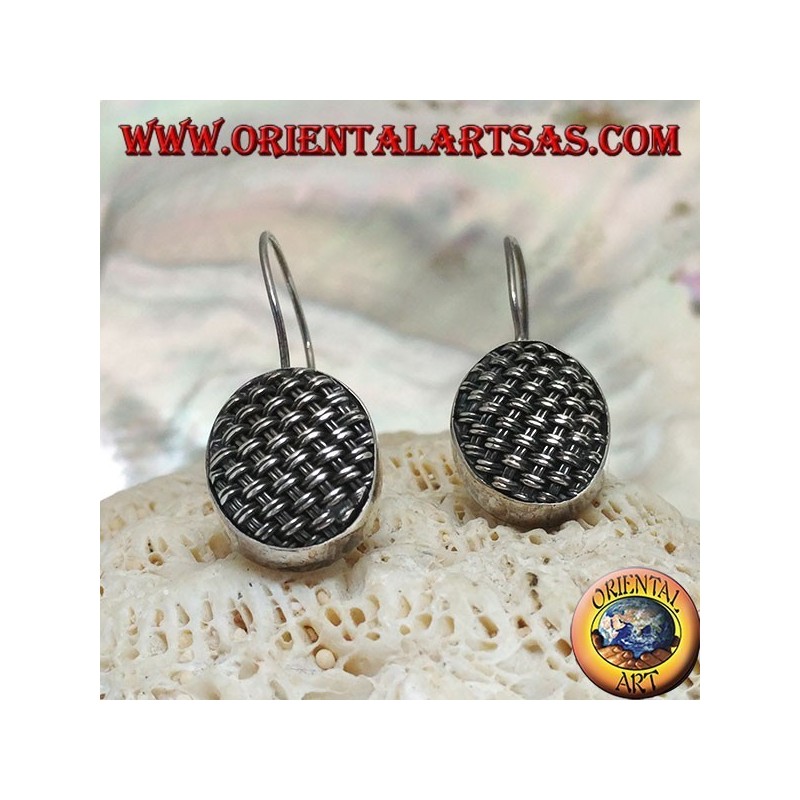 Boucles d'oreilles pendantes en argent avec ovale tissé serré