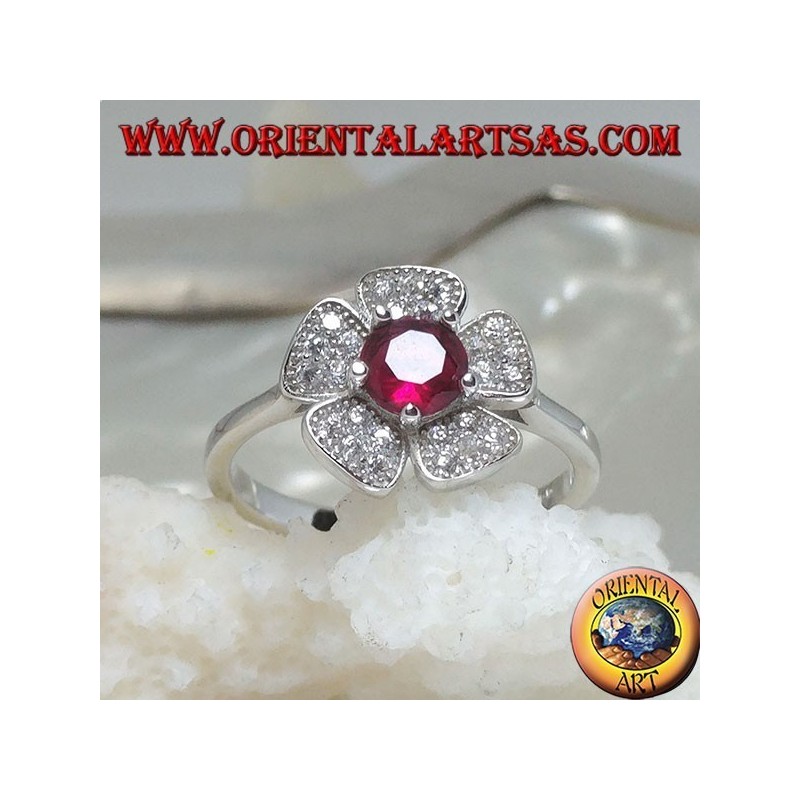 Bague en argent en forme de fleur de fraise des bois avec un ensemble de corolle grenat et des pétales de zircon