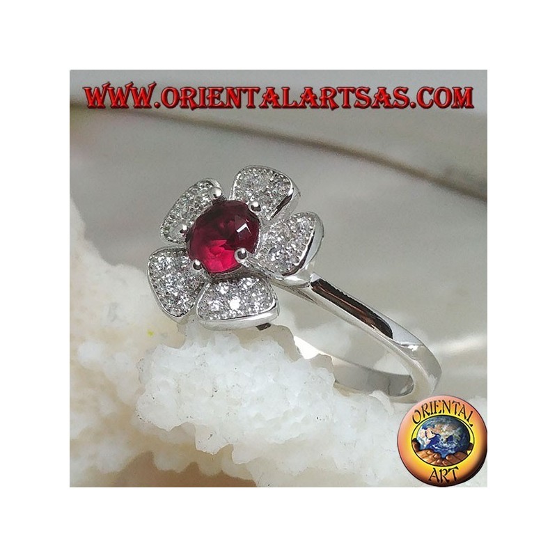 Silberring in Form einer Walderdbeerblume mit Granatkronenset und Zirkonblättern