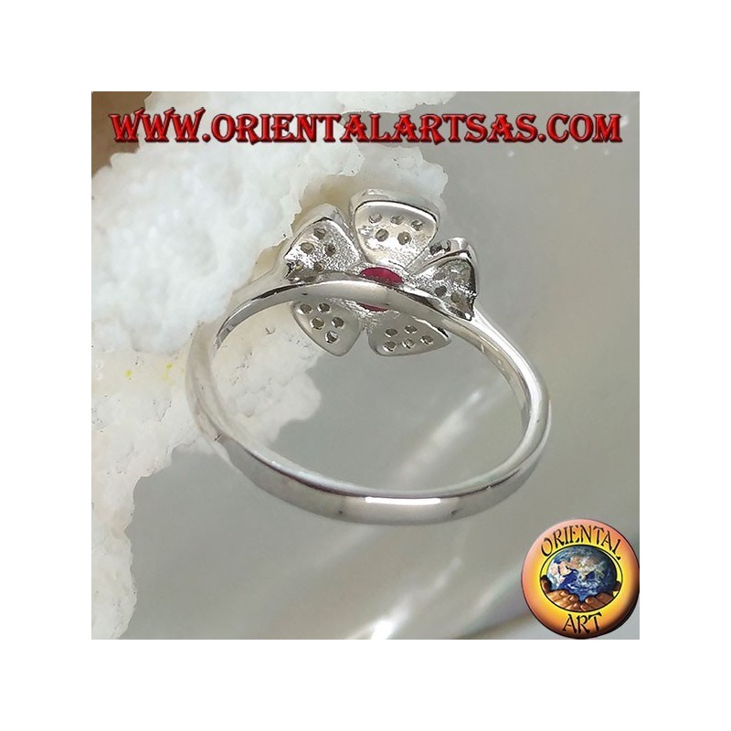 Silberring in Form einer Walderdbeerblume mit Granatkronenset und Zirkonblättern