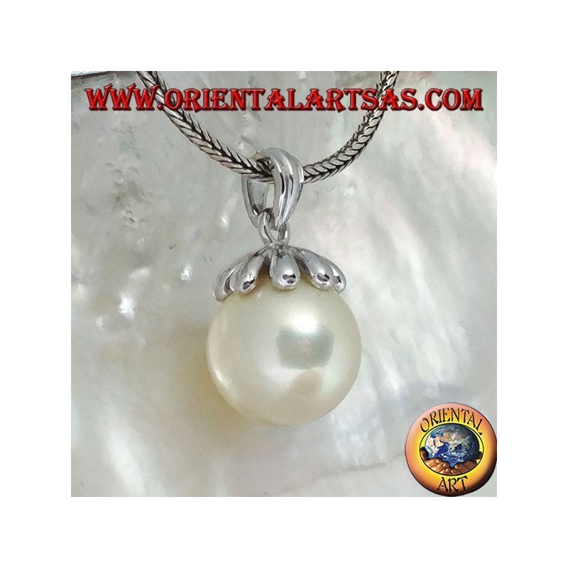 Colgante de plata con perla gigante de agua dulce y tapa de hoja