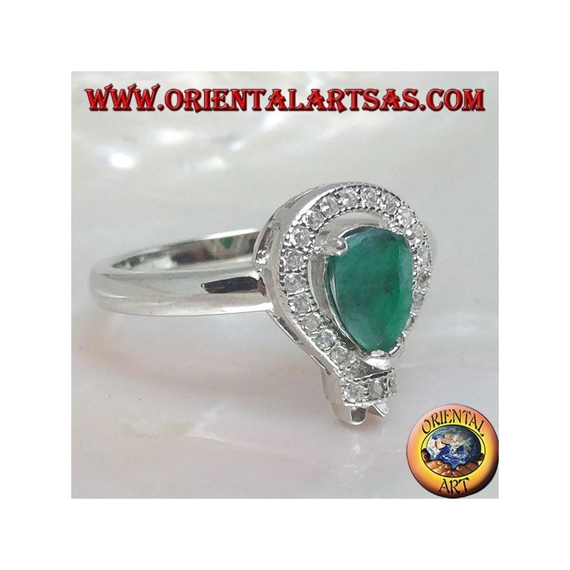 Bague en argent avec goutte d'émeraude naturelle sertie de zircone cubique et monture pointue