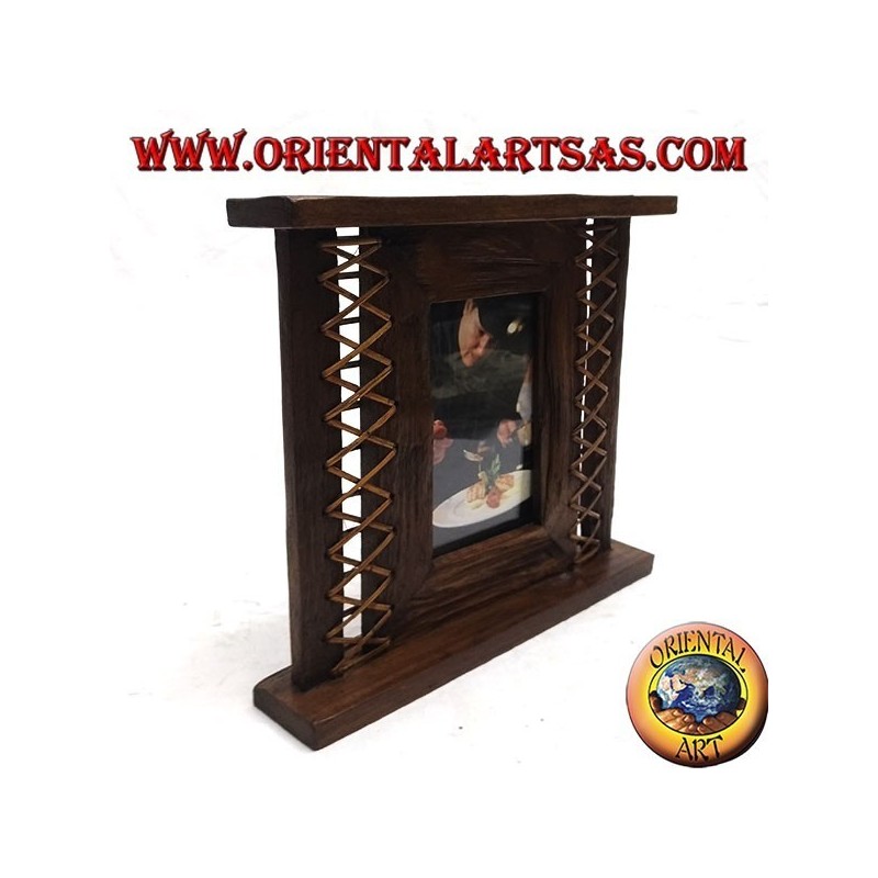 Cornice portafoto in legno di teak antico con corteccia intrecciata sui lati da 28x24 cm
