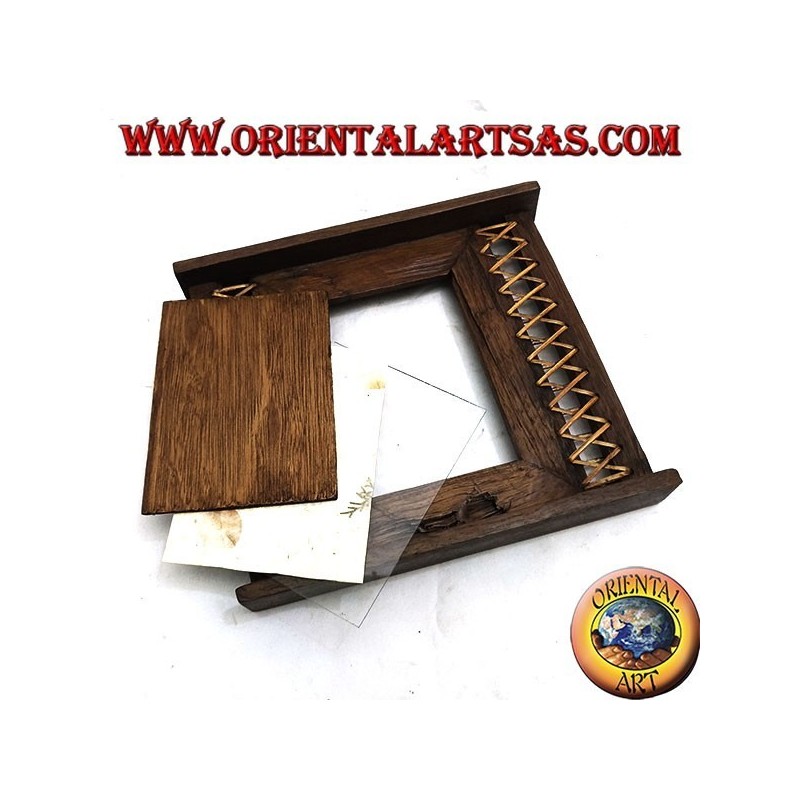 Cornice portafoto in legno di teak antico con midollino intrecciato sui lati da 31x27 cm