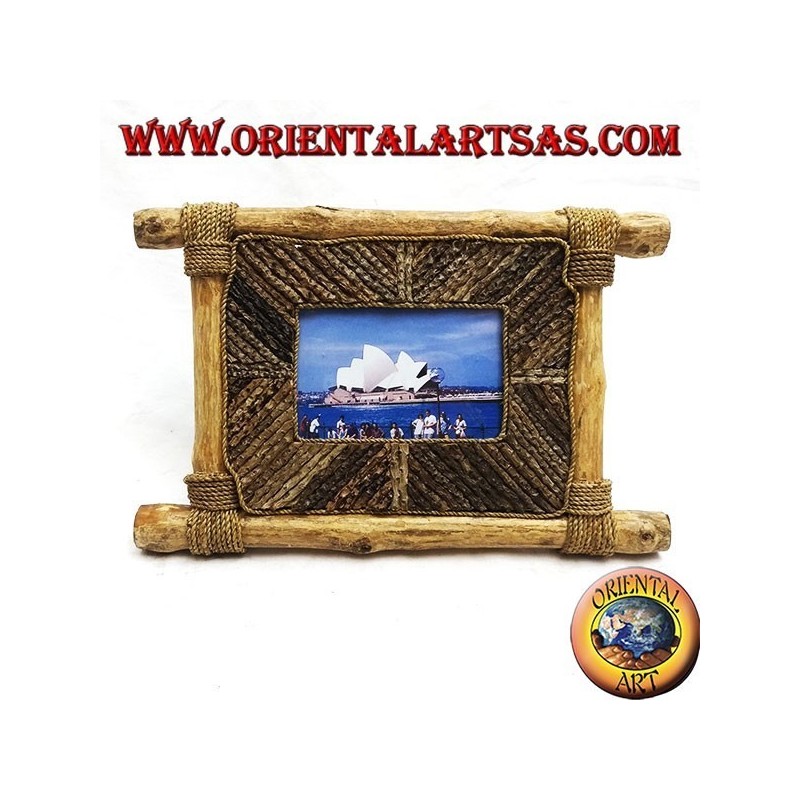 Horizontal photo frame in coffee wood and bark stick decorations 19 x 29 cm