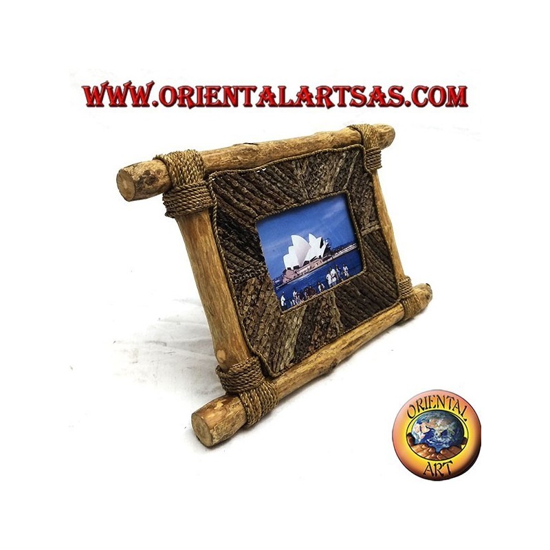 Horizontal photo frame in coffee wood and bark stick decorations 19 x 29 cm