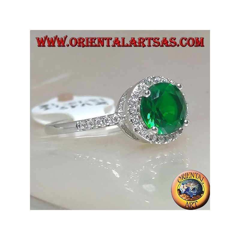 Bague en argent avec émeraude synthétique ronde sertie de zircons