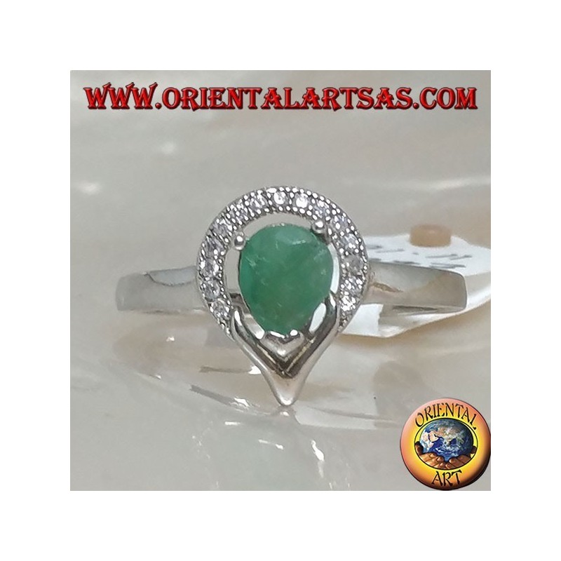 Bague en argent avec émeraude goutte naturelle entourée d'un demi-cercle de zircons