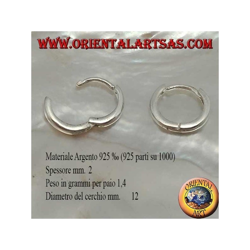 Simple hoop silver earring and 2 x 12 mm snap closure