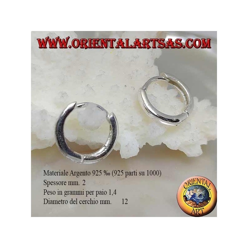 Pendiente simple de aro plateado y cierre a presión de 2 x 12 mm