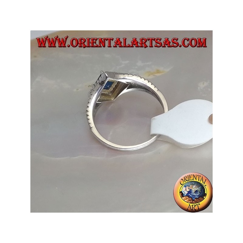 Anillo de plata de dos hileras de circonitas cúbicas con zafiro sintético cuadrado romboidal rodeado de circonitas cúbicas