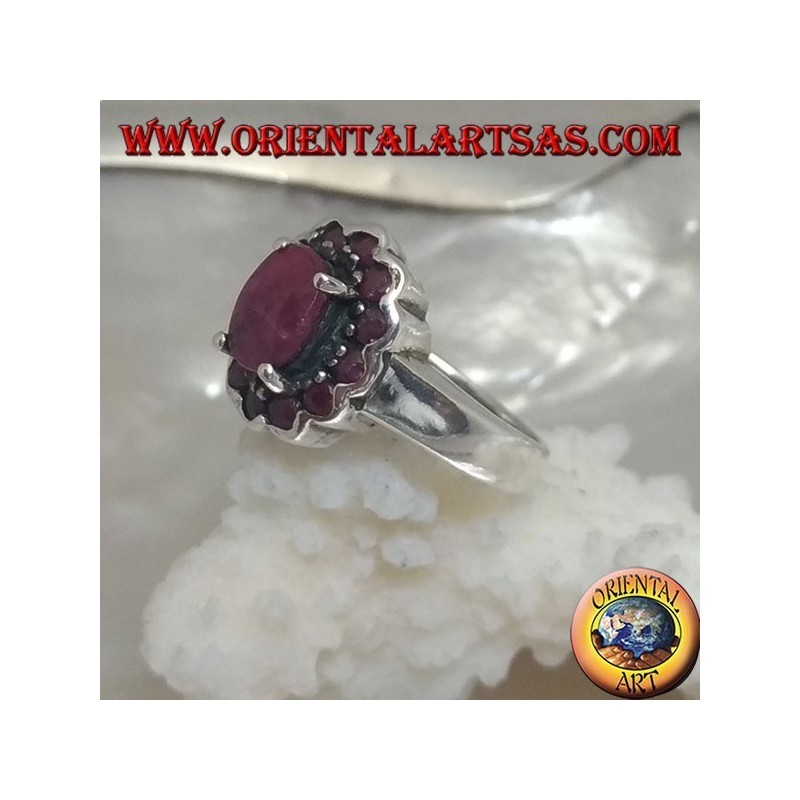 Bague en argent avec rubis naturel ovale sertie de petits rubis ronds