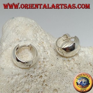 Rounded simple hoop silver earring and 8 x 14 mm snap closure