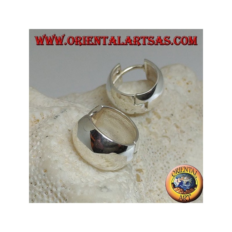 Rounded simple hoop silver earring and 8 x 14 mm snap closure