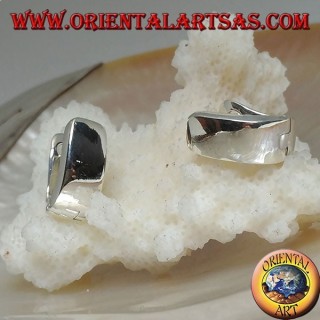 Boucle d'oreille en argent simple et étirée avec fermeture à pression 14 x 12 x 6 mm