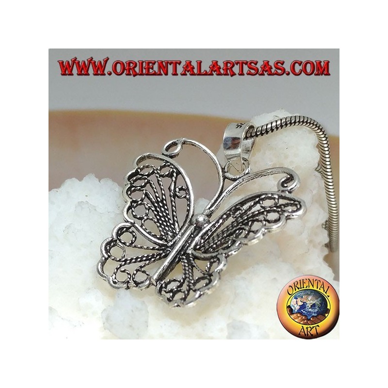 Pendentif en argent en forme de papillon avec ailes et antennes décoratives ajourées