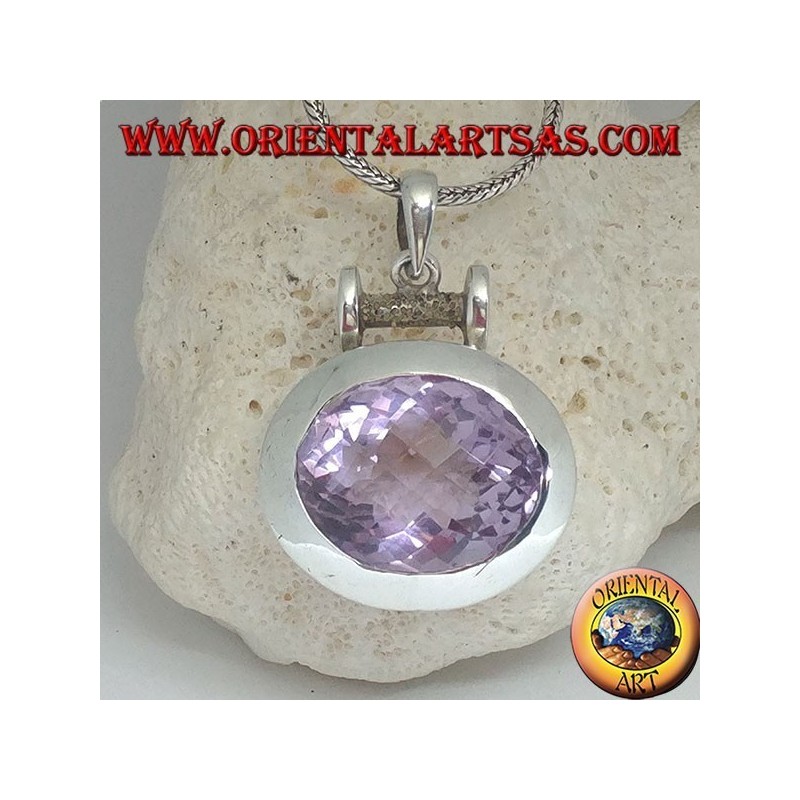 Ciondolo in argento con una splendida grande ametista naturale ovale sfacettata su montatura liscia orizzontale