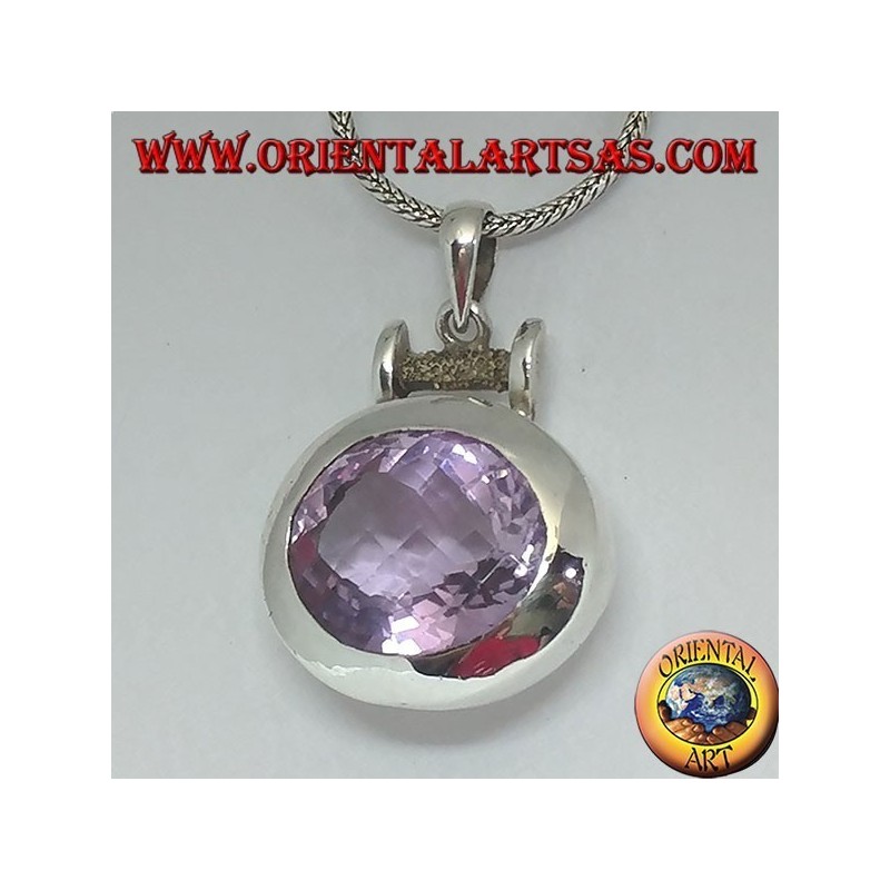 Ciondolo in argento con una splendida grande ametista naturale ovale sfacettata su montatura liscia orizzontale