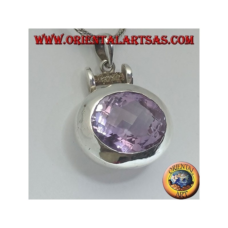 Colgante de plata con una espléndida amatista natural facetada ovalada grande en una configuración horizontal lisa