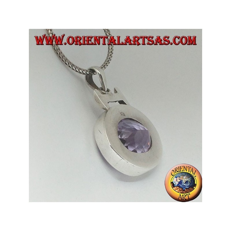 Pendentif en argent avec une splendide grande améthyste naturelle ovale à facettes sur une monture horizontale lisse