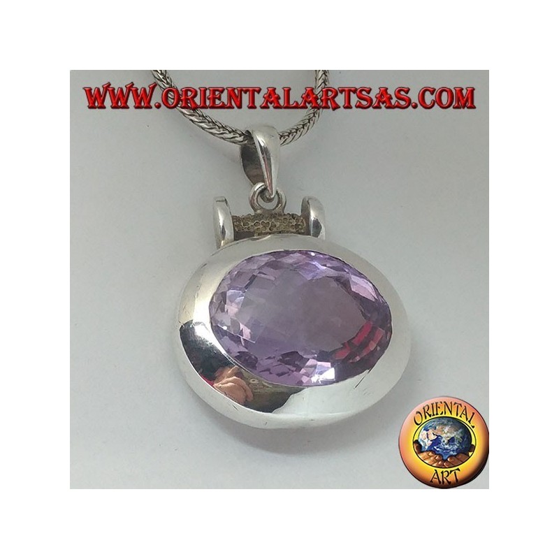 Pendentif en argent avec une splendide grande améthyste naturelle ovale à facettes sur une monture horizontale lisse