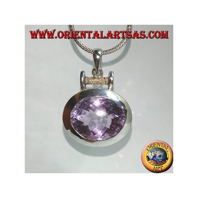 Ciondolo in argento con una splendida grande ametista naturale ovale sfacettata su montatura liscia orizzontale