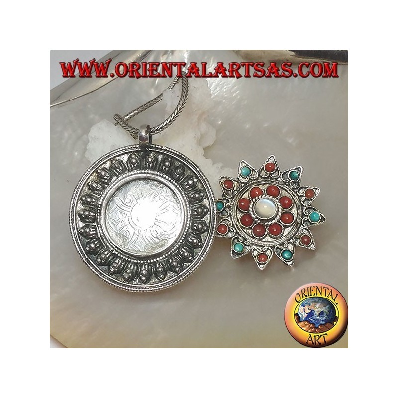 Pendentif boîte médaillon en argent avec couvercle fleur avec corail antique et turquoise et pierre de lune centrale