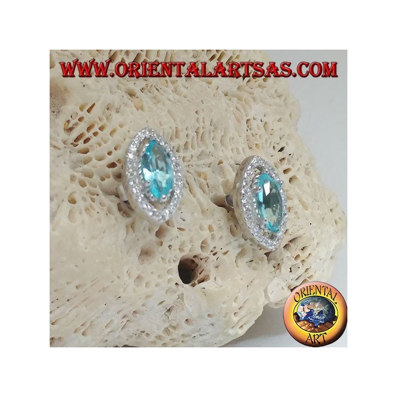 Boucles d'oreilles Lobe Shuttle en argent avec topaze bleue naturelle entourées de zircons