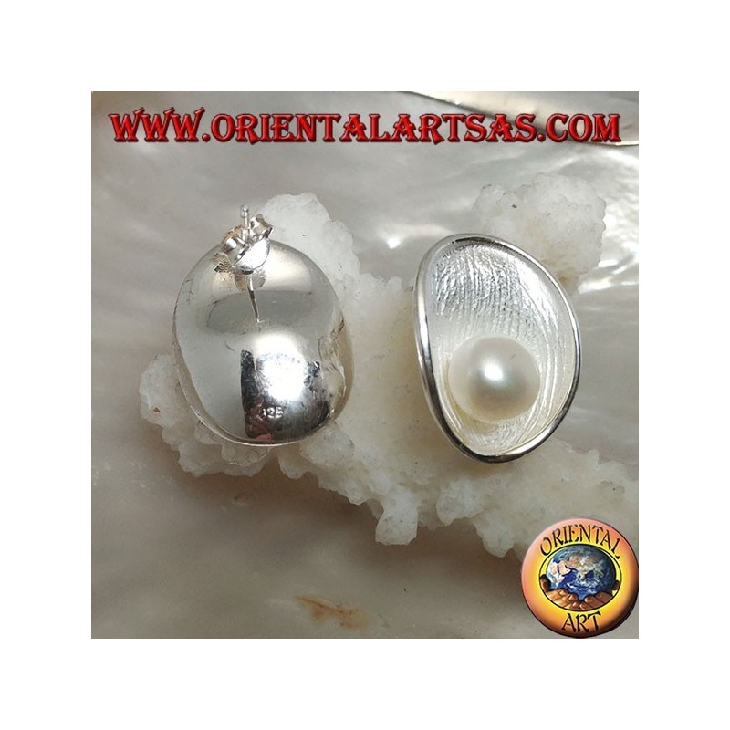 Silver lobe earrings with satin mother shell inside and white freshwater pearl